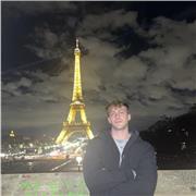 Estudiante universitario italiano con 3 años de experiencia da clases de italiano e inglés, y ayuda con los deberes y el estudio d